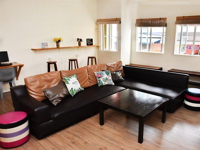A Pousada Harbourside Backpackers Sandakan Exterior foto