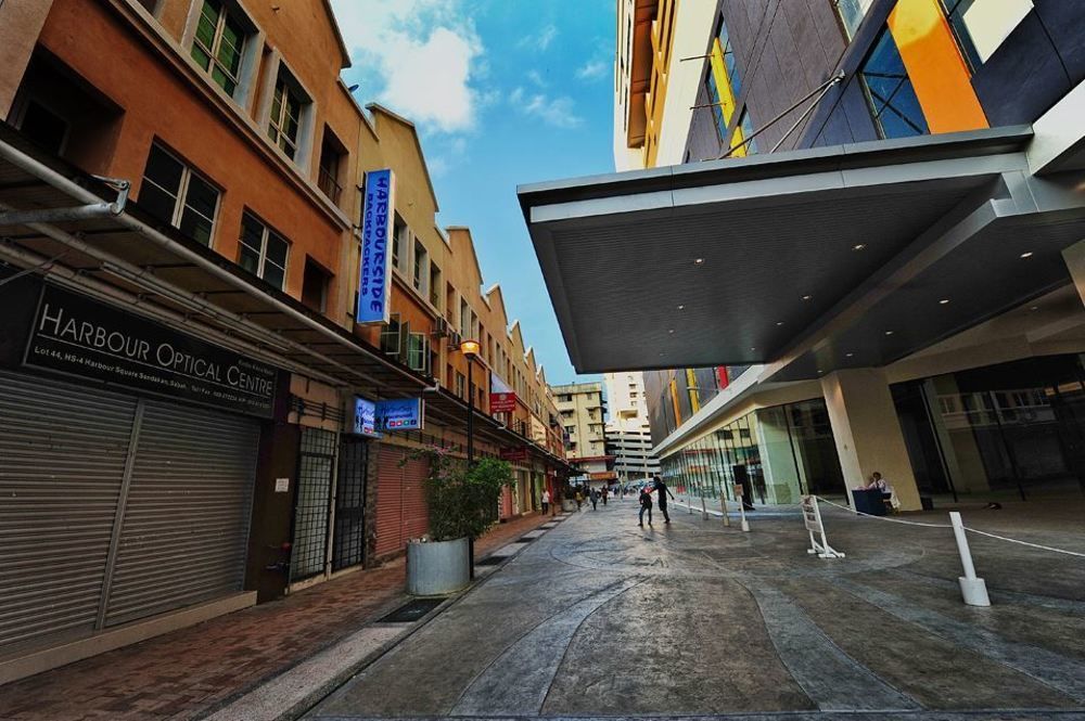 A Pousada Harbourside Backpackers Sandakan Exterior foto