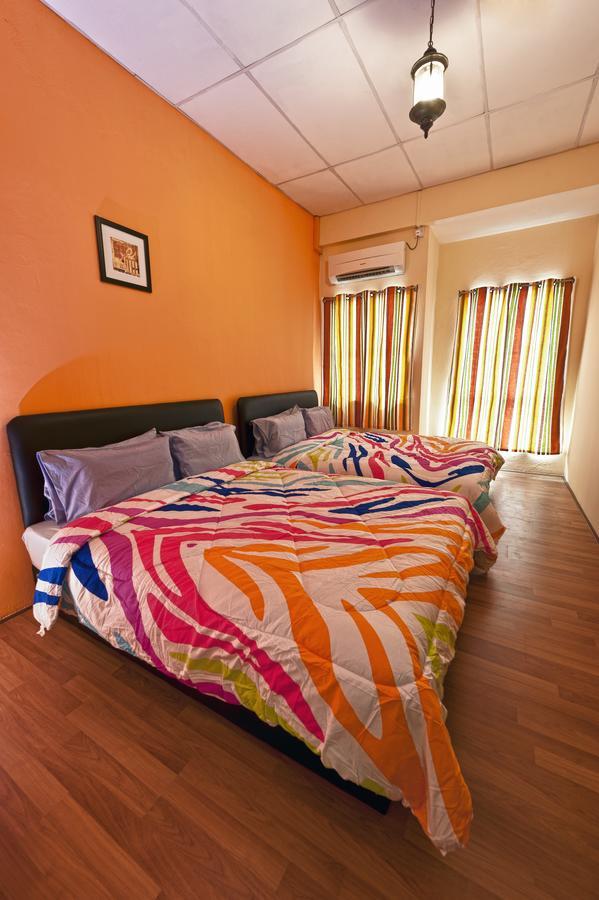 A Pousada Harbourside Backpackers Sandakan Exterior foto