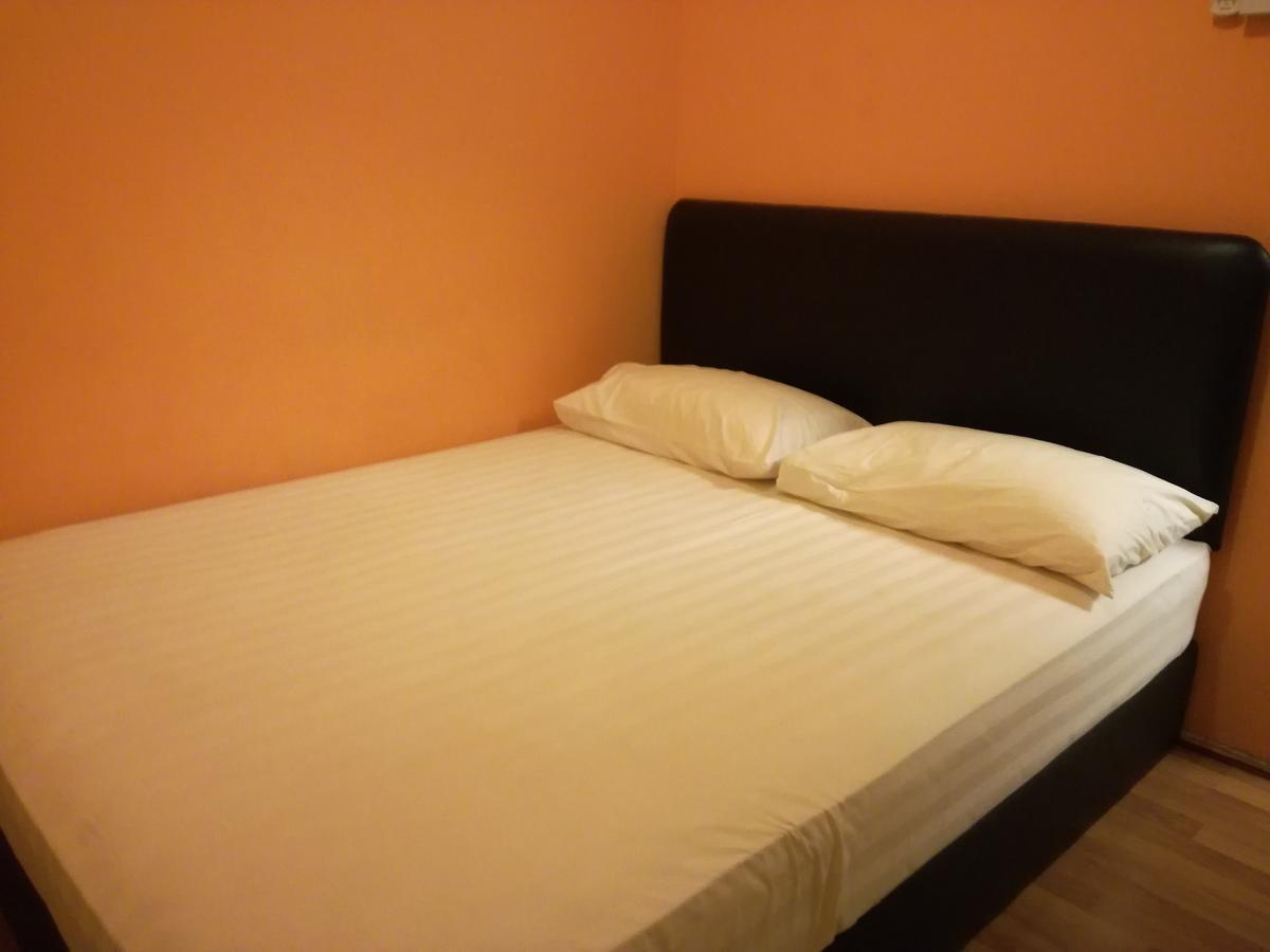 A Pousada Harbourside Backpackers Sandakan Exterior foto