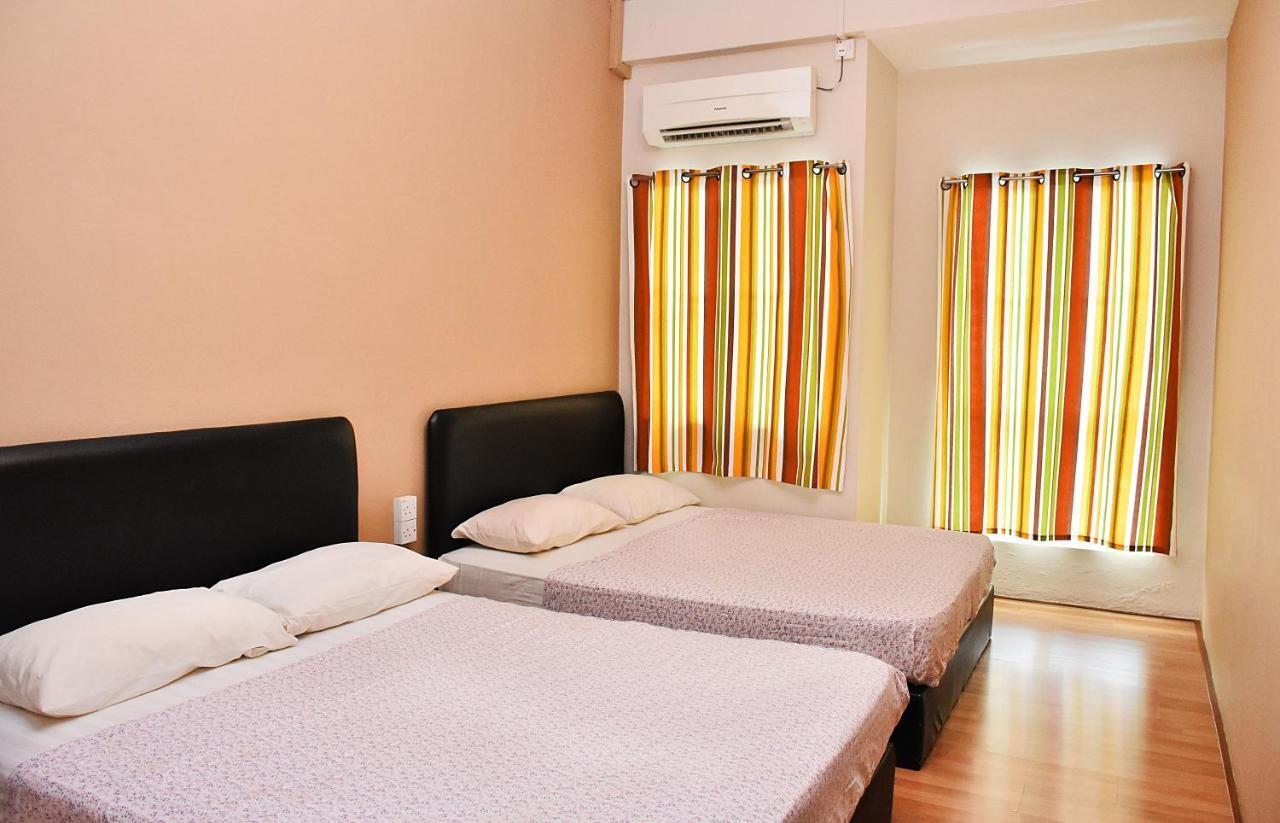 A Pousada Harbourside Backpackers Sandakan Exterior foto