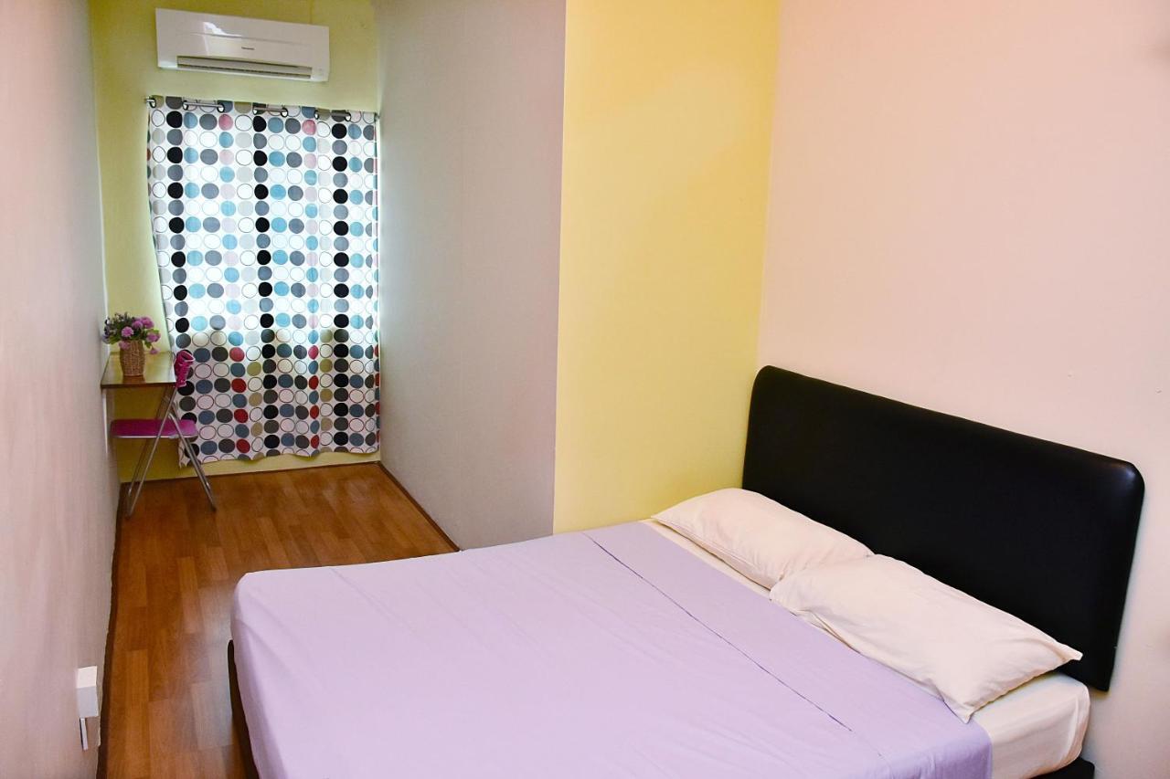 A Pousada Harbourside Backpackers Sandakan Exterior foto